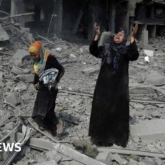 131893767_gaza_civilians.jpg