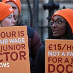 132603445_doctorsstrike-gettyimages-1896288456.jpg