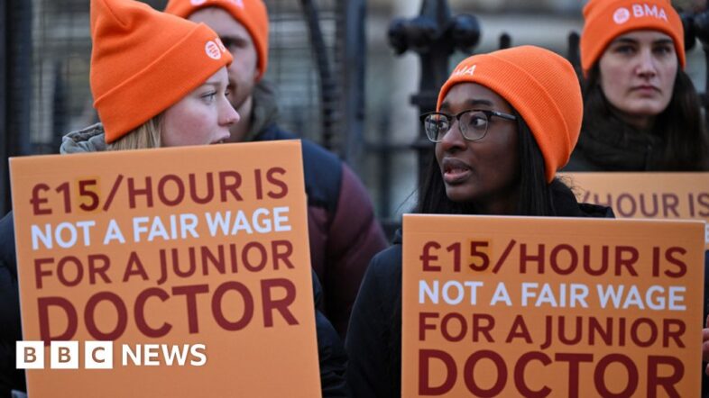 132603445_doctorsstrike-gettyimages-1896288456.jpg