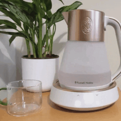 The color-changing Russell Hobbs Calm Kettle is giving me a moment of peace in the morning, and it's perfect for Christmas