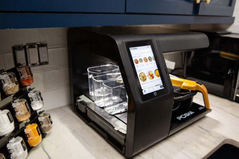 This $1,500 robot cooks dinner while I work