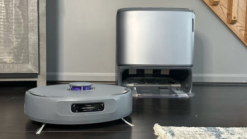This Narwal robot vacuum has an impressive feature list, but just doesn't do as it's told