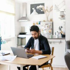 'The risk is that people begin spending more time signalling progress than making it': Report claims many workers now spend more time staying visible than learning new skills