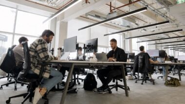 Most UK tech leaders say network outages are becoming a critical business problem