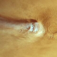 The ‘Exotic Physics’ Behind a Mysterious 1,000-Mile Cloud on Mars