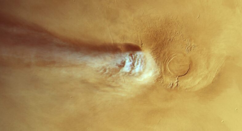 The ‘Exotic Physics’ Behind a Mysterious 1,000-Mile Cloud on Mars